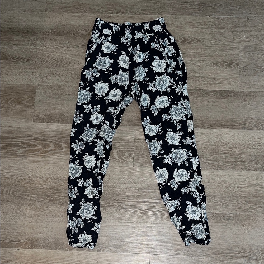 Brandy Melville Black and White Floral Cotton Jogger Pants